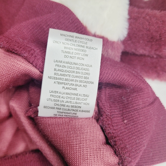 Almost Famous Womens Medium Colorblock Faux Fur Sweater Pink White Maroon Cozy - Picture 8 of 8